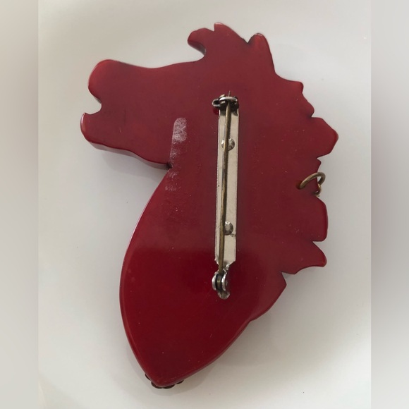 Vintage Carved Reddish BAKELITE Harnessed HORSE Brooch Pin - Picture 2 of 2